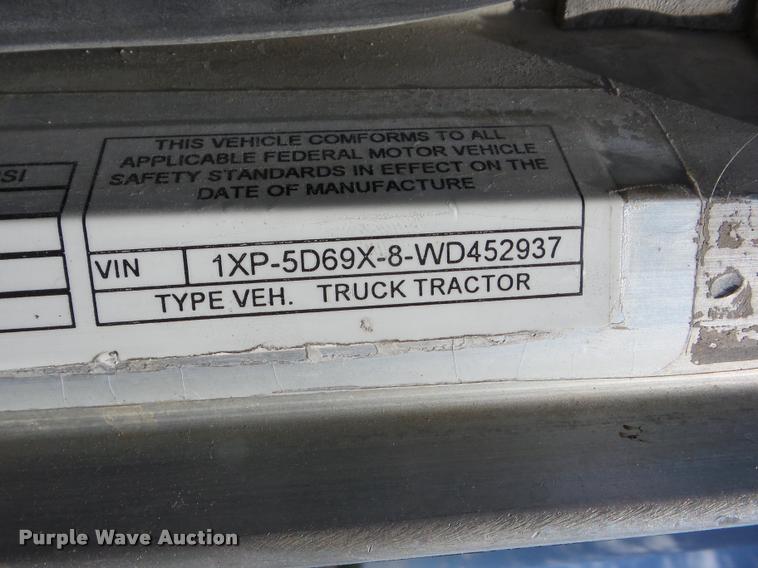 image for item J8641 1998 Peterbilt 379 semi truck