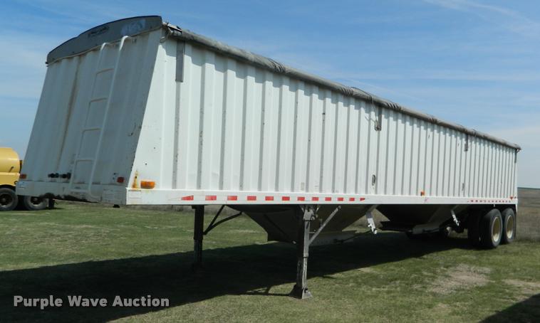 image for item K2572 2000 Jetco double hopper grain trailer