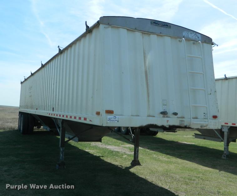 image for item K2572 2000 Jetco double hopper grain trailer