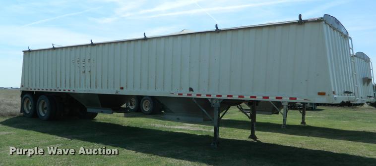 image for item K2572 2000 Jetco double hopper grain trailer