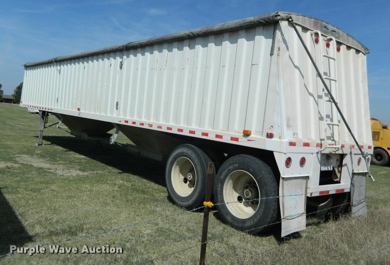 image for item K2572 2000 Jetco double hopper grain trailer