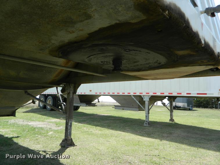 image for item K2572 2000 Jetco double hopper grain trailer