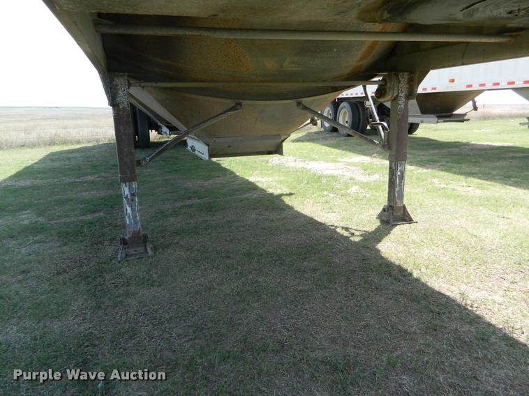image for item K2572 2000 Jetco double hopper grain trailer