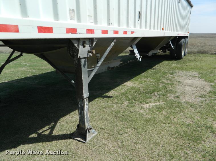 image for item K2572 2000 Jetco double hopper grain trailer