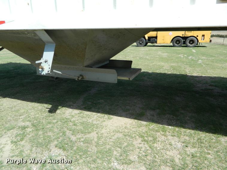 image for item K2572 2000 Jetco double hopper grain trailer