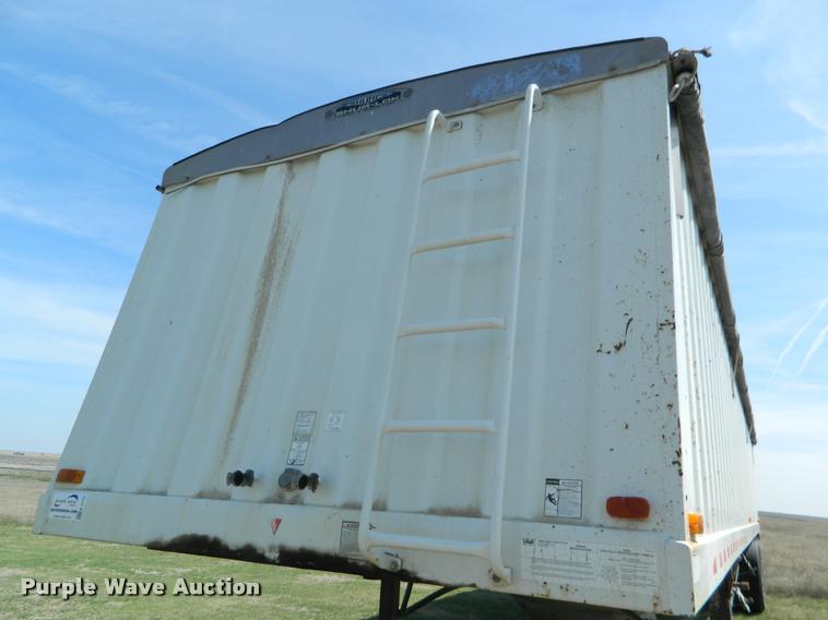image for item K2572 2000 Jetco double hopper grain trailer