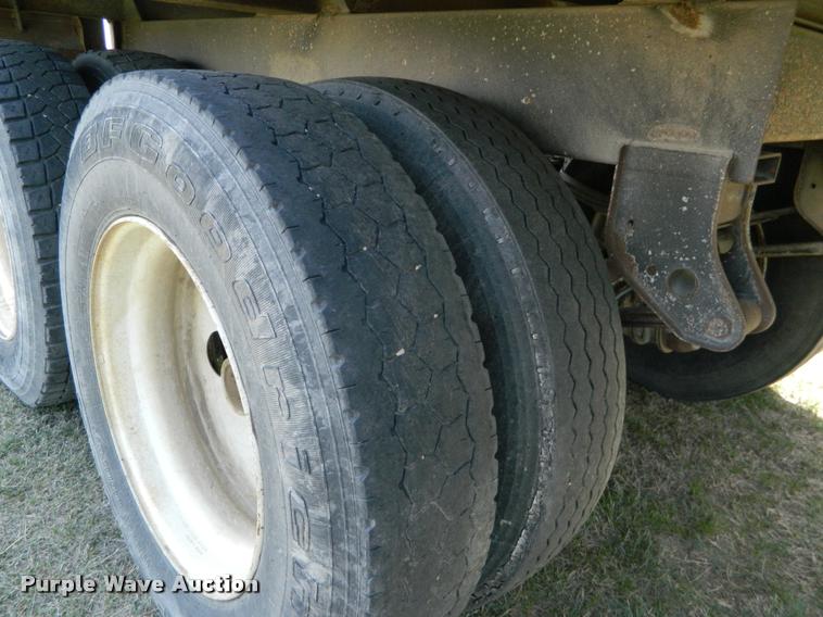 image for item K2572 2000 Jetco double hopper grain trailer