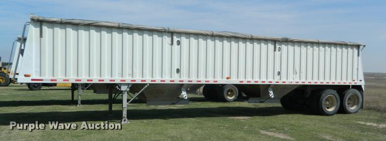 image for item K2573 2001 Jetco double hopper grain trailer