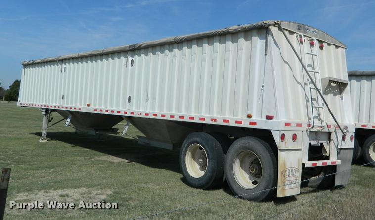 image for item K2573 2001 Jetco double hopper grain trailer