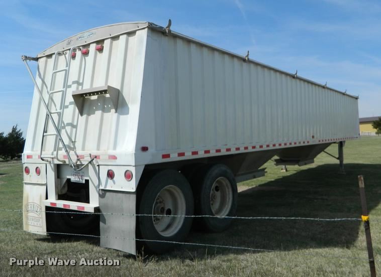 image for item K2573 2001 Jetco double hopper grain trailer