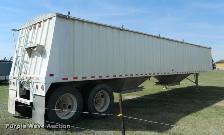 image for item K2573 2001 Jetco double hopper grain trailer