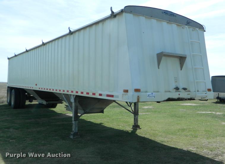 image for item K2573 2001 Jetco double hopper grain trailer