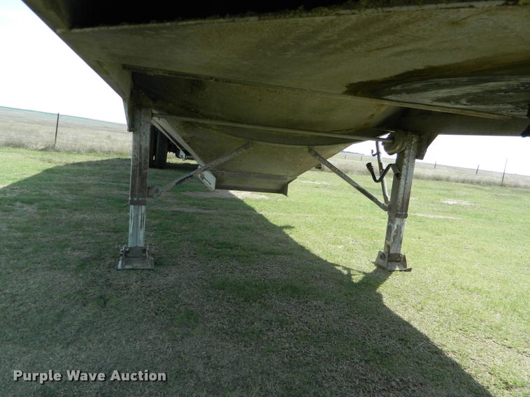 image for item K2573 2001 Jetco double hopper grain trailer