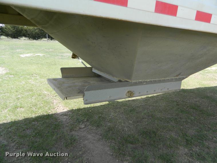 image for item K2573 2001 Jetco double hopper grain trailer