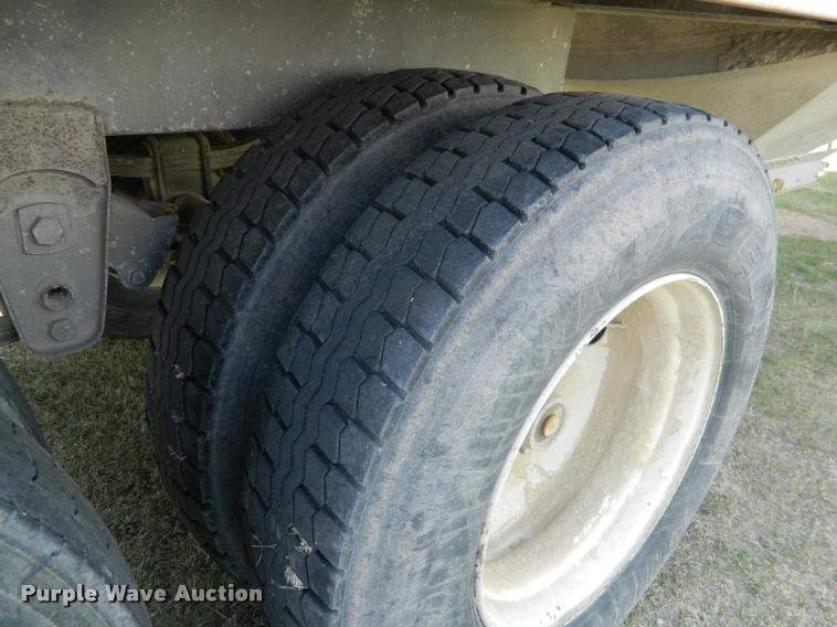 image for item K2573 2001 Jetco double hopper grain trailer