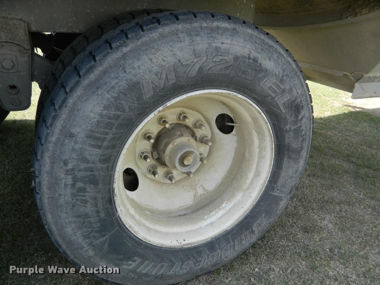 image for item K2573 2001 Jetco double hopper grain trailer