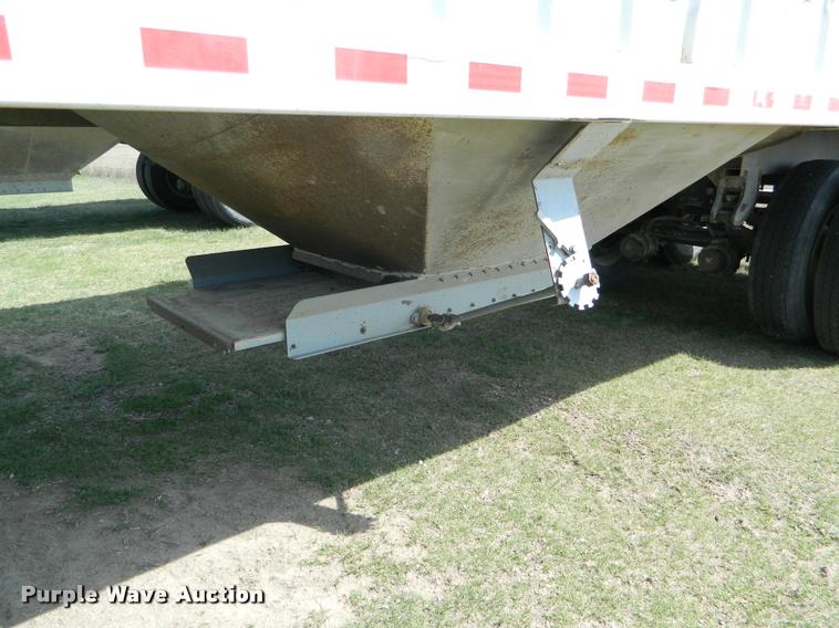 image for item K2573 2001 Jetco double hopper grain trailer