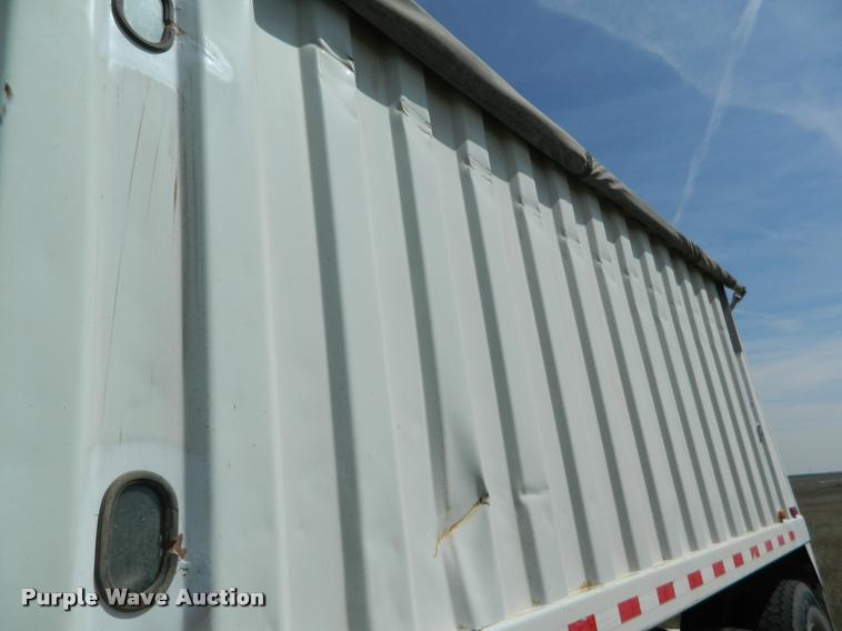 image for item K2573 2001 Jetco double hopper grain trailer