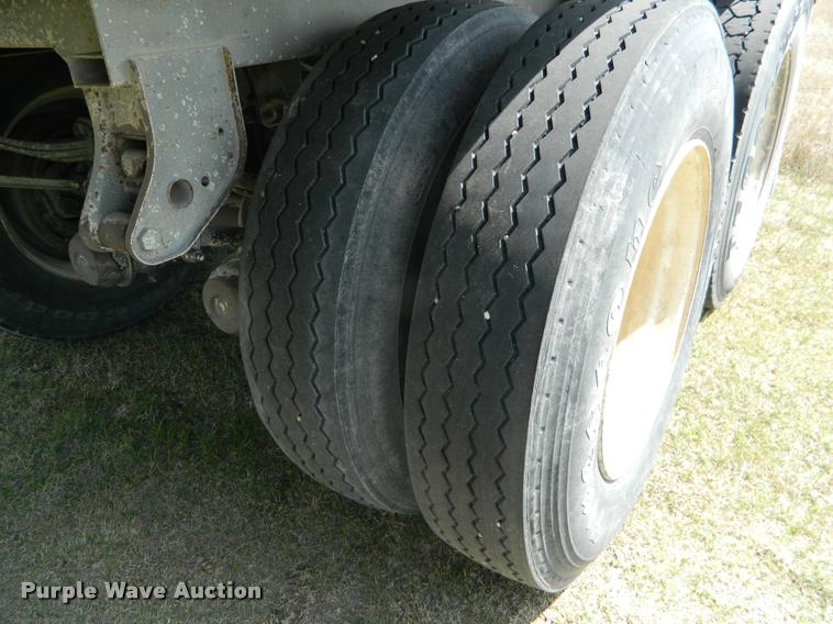 image for item K2573 2001 Jetco double hopper grain trailer