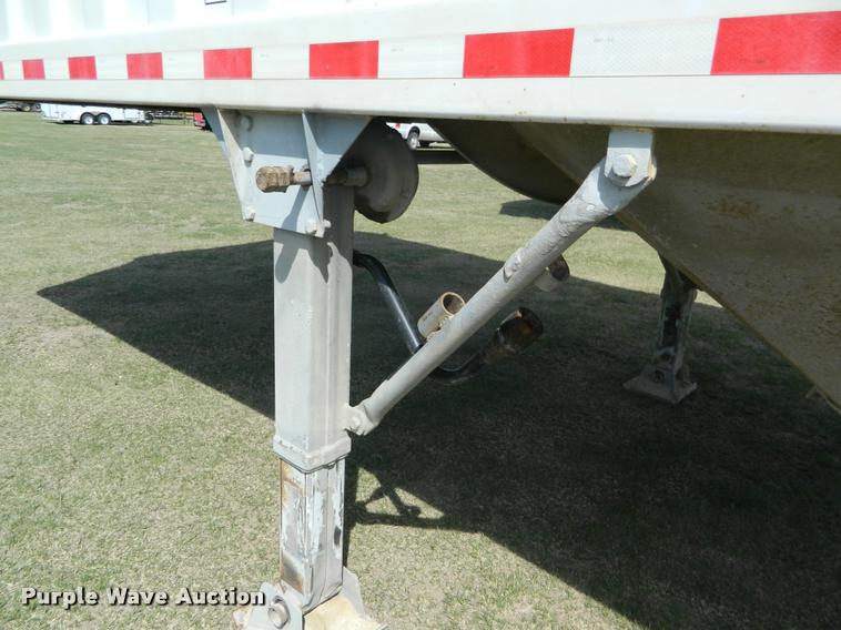 image for item K2573 2001 Jetco double hopper grain trailer