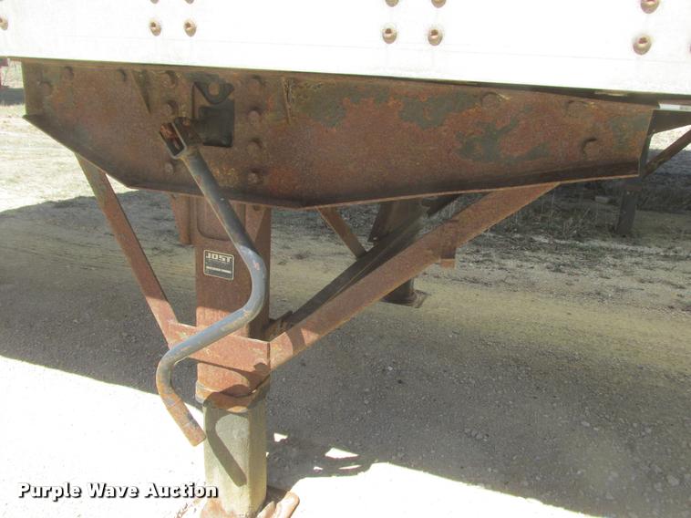 image for item K6147 2005 Wabash dry van trailer