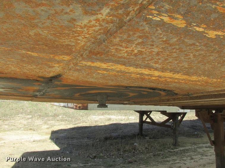 image for item K6147 2005 Wabash dry van trailer