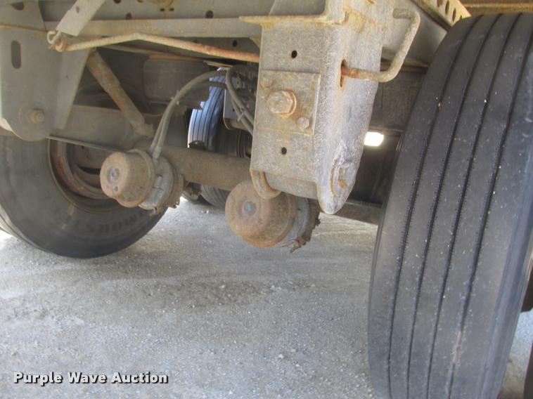 image for item K6148 2009 Stoughton dry van trailer