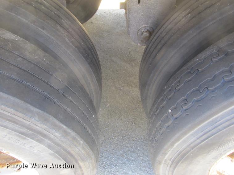 image for item K6148 2009 Stoughton dry van trailer