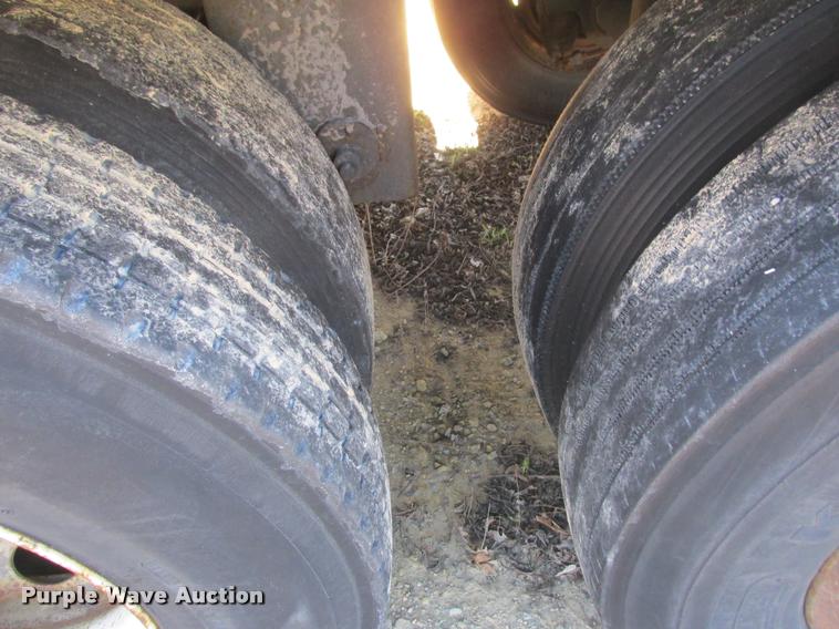 image for item K6149 2006 Utility dry van trailer