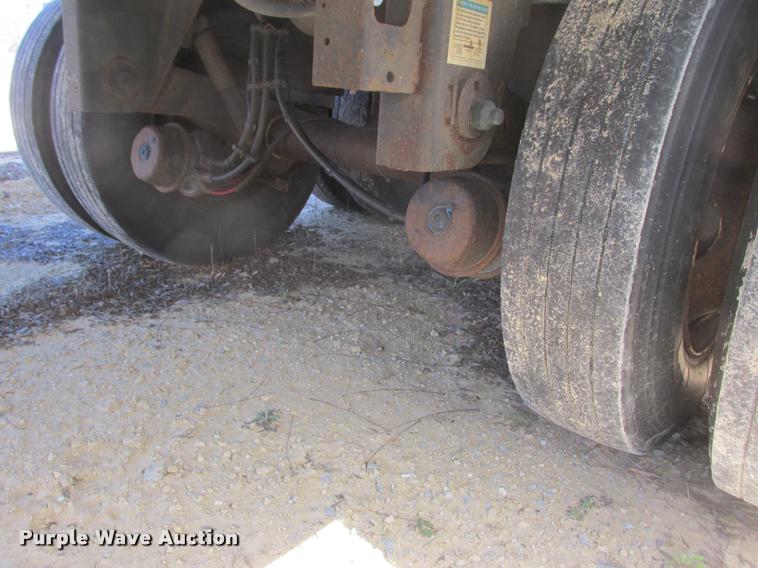 image for item K6149 2006 Utility dry van trailer