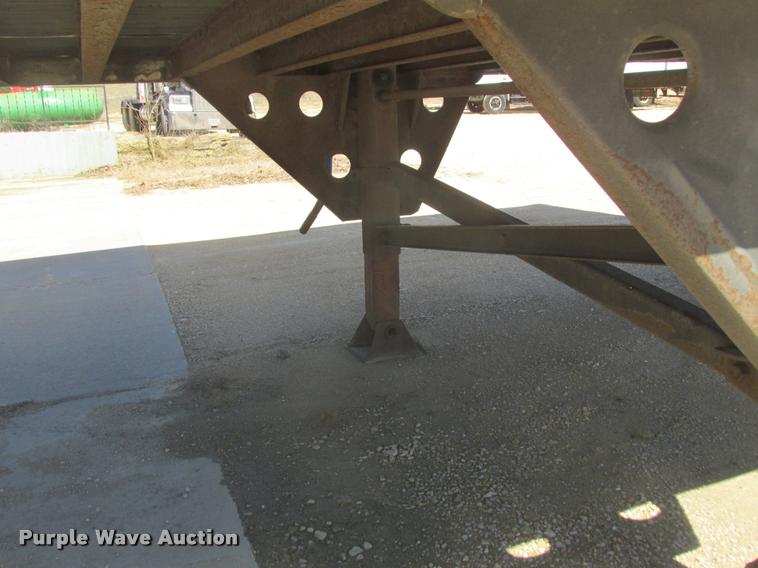 image for item K6151 2005 Utility dry van trailer