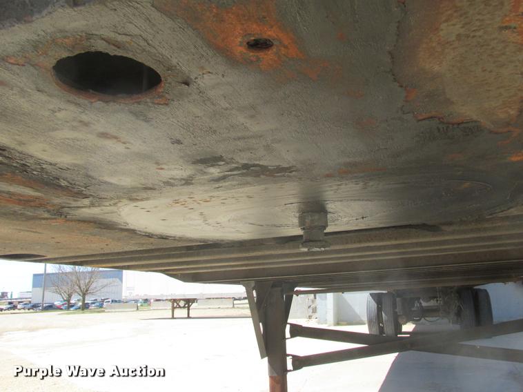 image for item K6151 2005 Utility dry van trailer