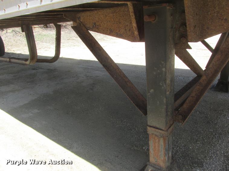 image for item K6154 1999 Wabash dry van trailer