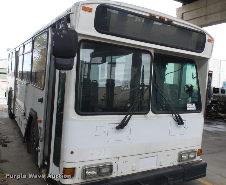 image for item DA7755 2002 Gillig G20B096N4 transit bus