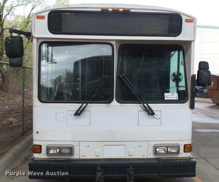 image for item DA7755 2002 Gillig G20B096N4 transit bus