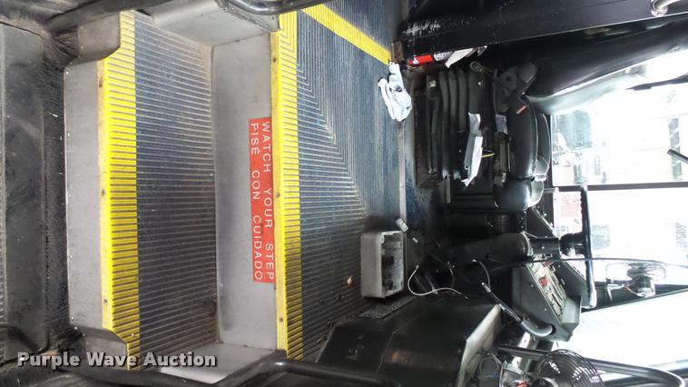 image for item DA7755 2002 Gillig G20B096N4 transit bus