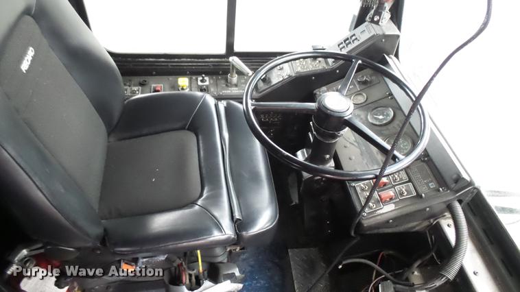 image for item DA7755 2002 Gillig G20B096N4 transit bus