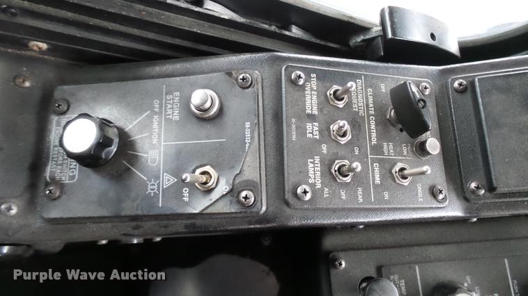 image for item DA7755 2002 Gillig G20B096N4 transit bus