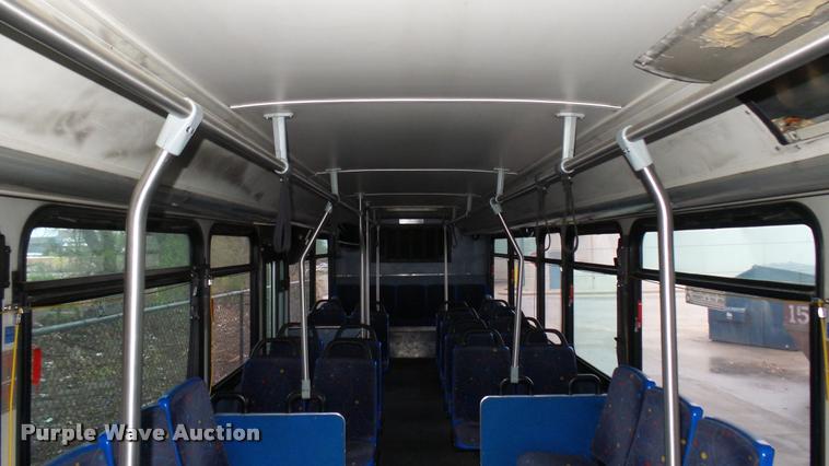 image for item DA7755 2002 Gillig G20B096N4 transit bus