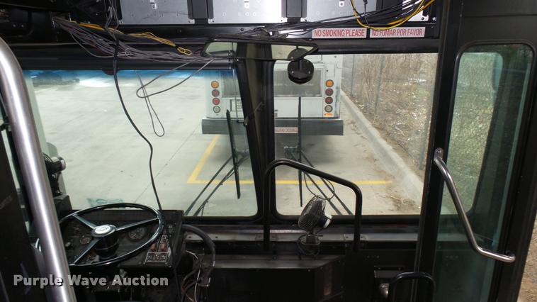 image for item DA7755 2002 Gillig G20B096N4 transit bus