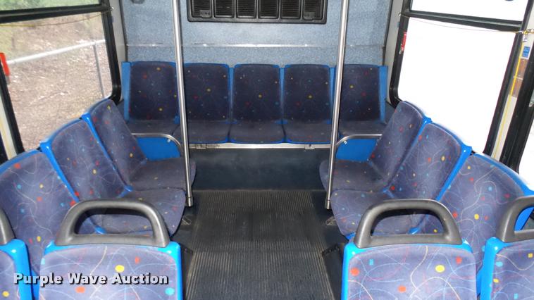 image for item DA7755 2002 Gillig G20B096N4 transit bus