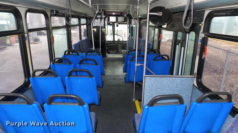 image for item DA7755 2002 Gillig G20B096N4 transit bus