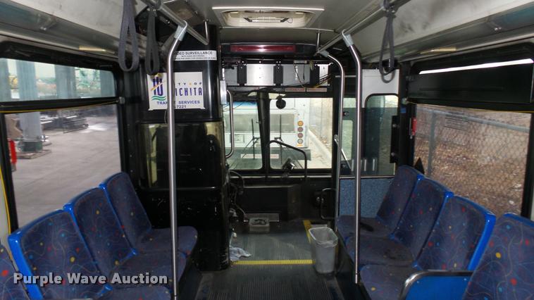 image for item DA7755 2002 Gillig G20B096N4 transit bus