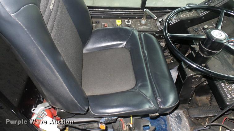 image for item DA7755 2002 Gillig G20B096N4 transit bus