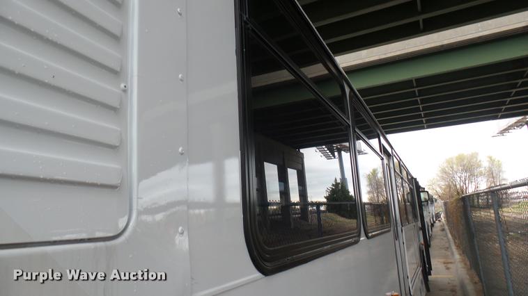 image for item DA7755 2002 Gillig G20B096N4 transit bus