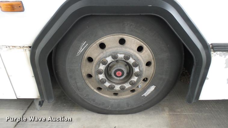 image for item DA7755 2002 Gillig G20B096N4 transit bus