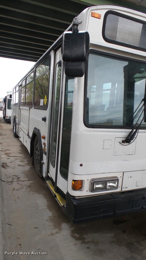 image for item DA7756 2002 Gillig G20B096N4 transit bus