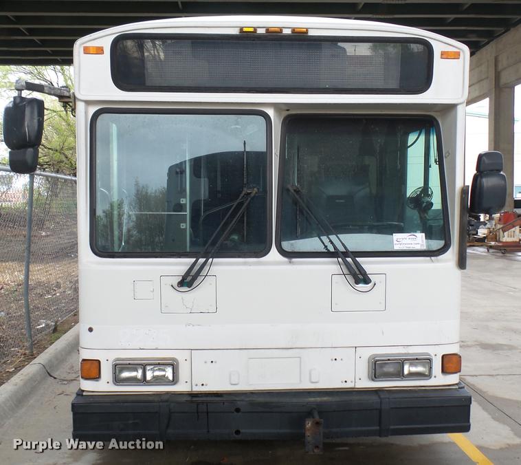 image for item DA7756 2002 Gillig G20B096N4 transit bus