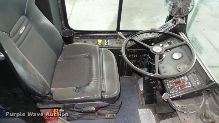 image for item DA7756 2002 Gillig G20B096N4 transit bus