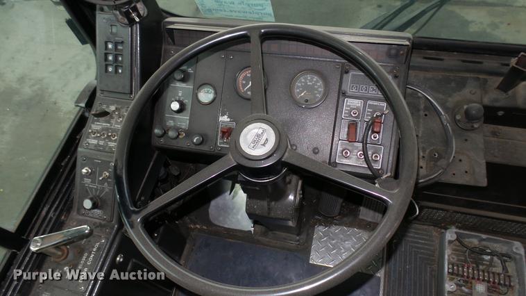 image for item DA7756 2002 Gillig G20B096N4 transit bus